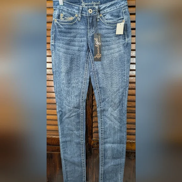 NEW! Soundgirl Women's Blue Jeans - Picture 2 of 10
